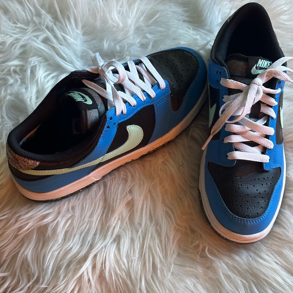 (GS) Nike Dunk Low SE Black Light Blue Mint Foam (fits women’s size 7-7.5)